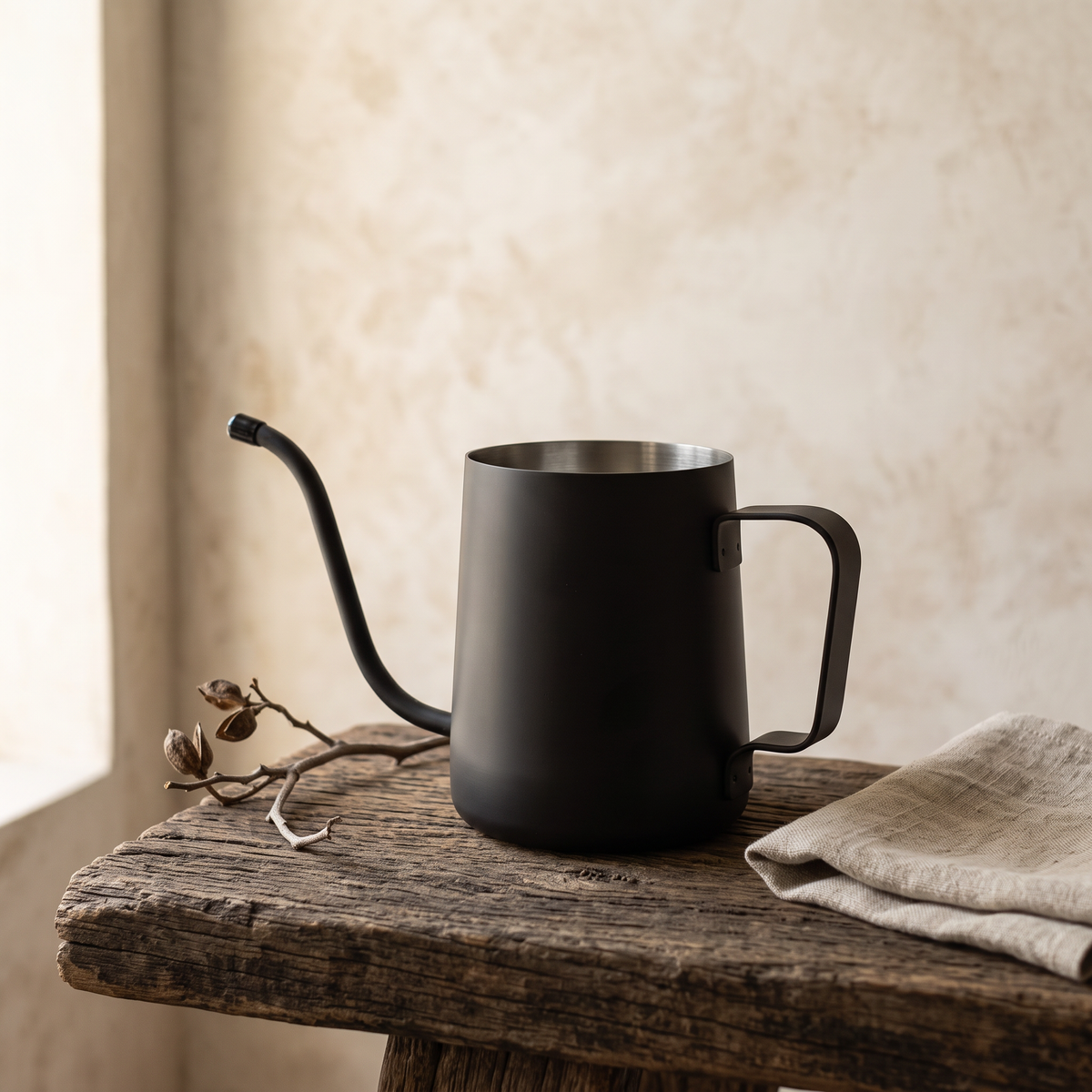 Leiteira Bico Fino Preta Fosca 600 ml · Chaleira para Café Coado