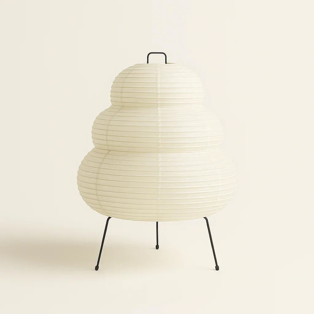 Luminária de papel branca com design atemporal e base metálica, ideal para decoração sustentável de casa