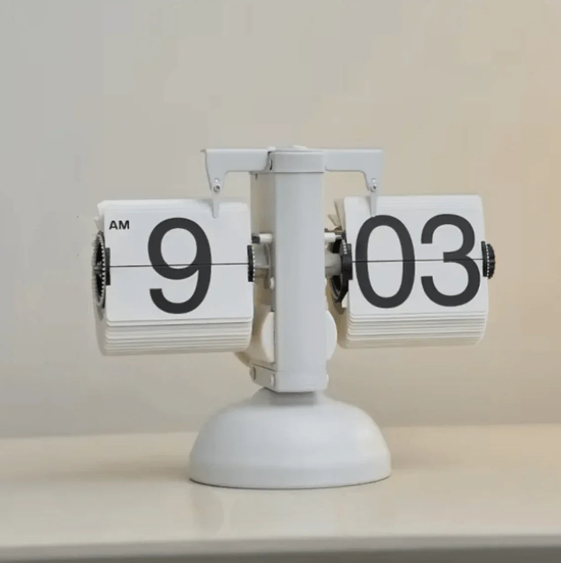 Relógio de Mesa Página Flip Branco - STOA HOME DESIGN