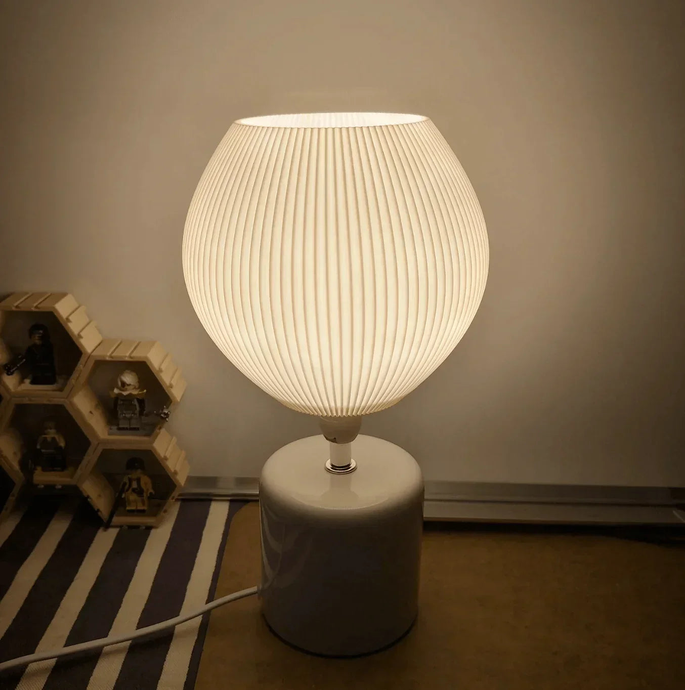 Abajur de Mesa Minimalista 3D - STOA HOME DESIGN