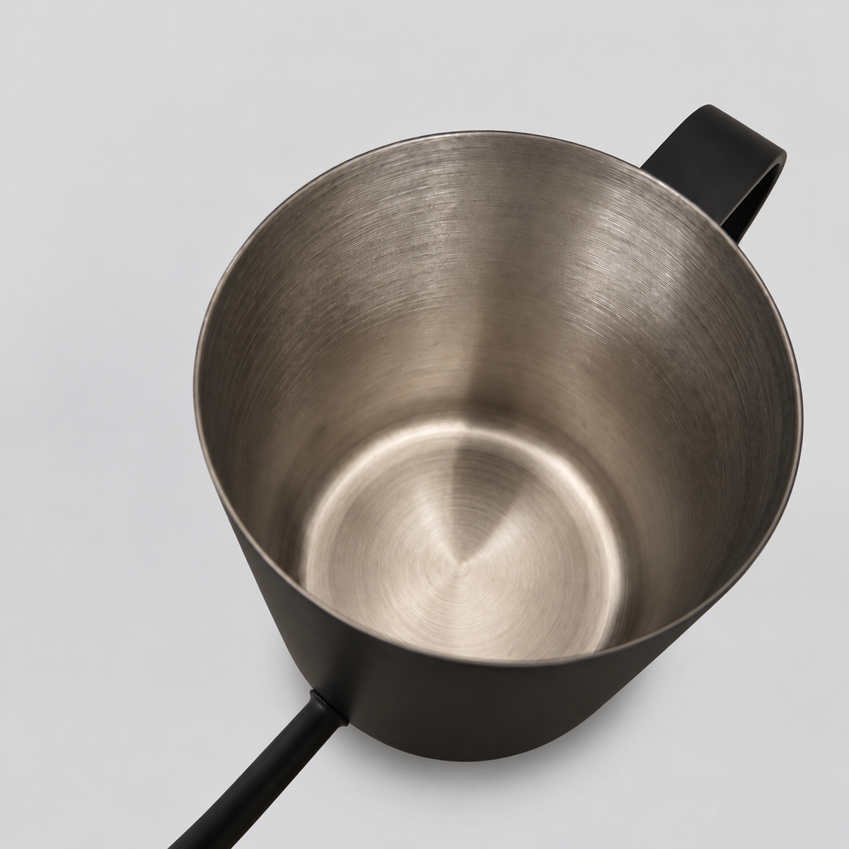 Leiteira Bico Fino Preta Fosca 600 ml · Chaleira para Café Coado