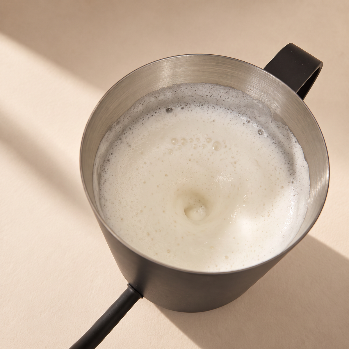 Leiteira Bico Fino Preta Fosca 600 ml · Chaleira para Café Coado