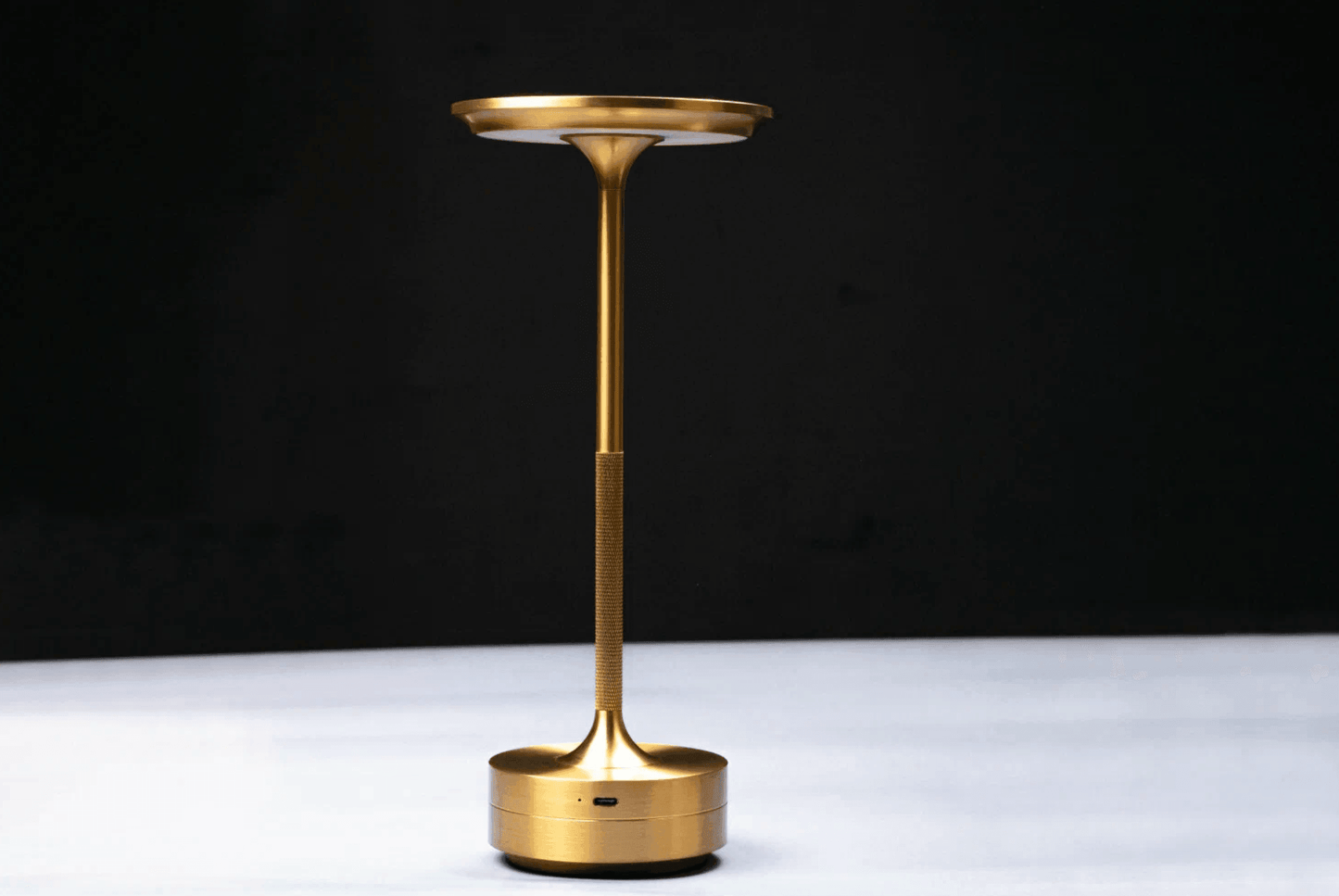 ABAJUR COM SENSOR DE TOQUE - Stoa Design 