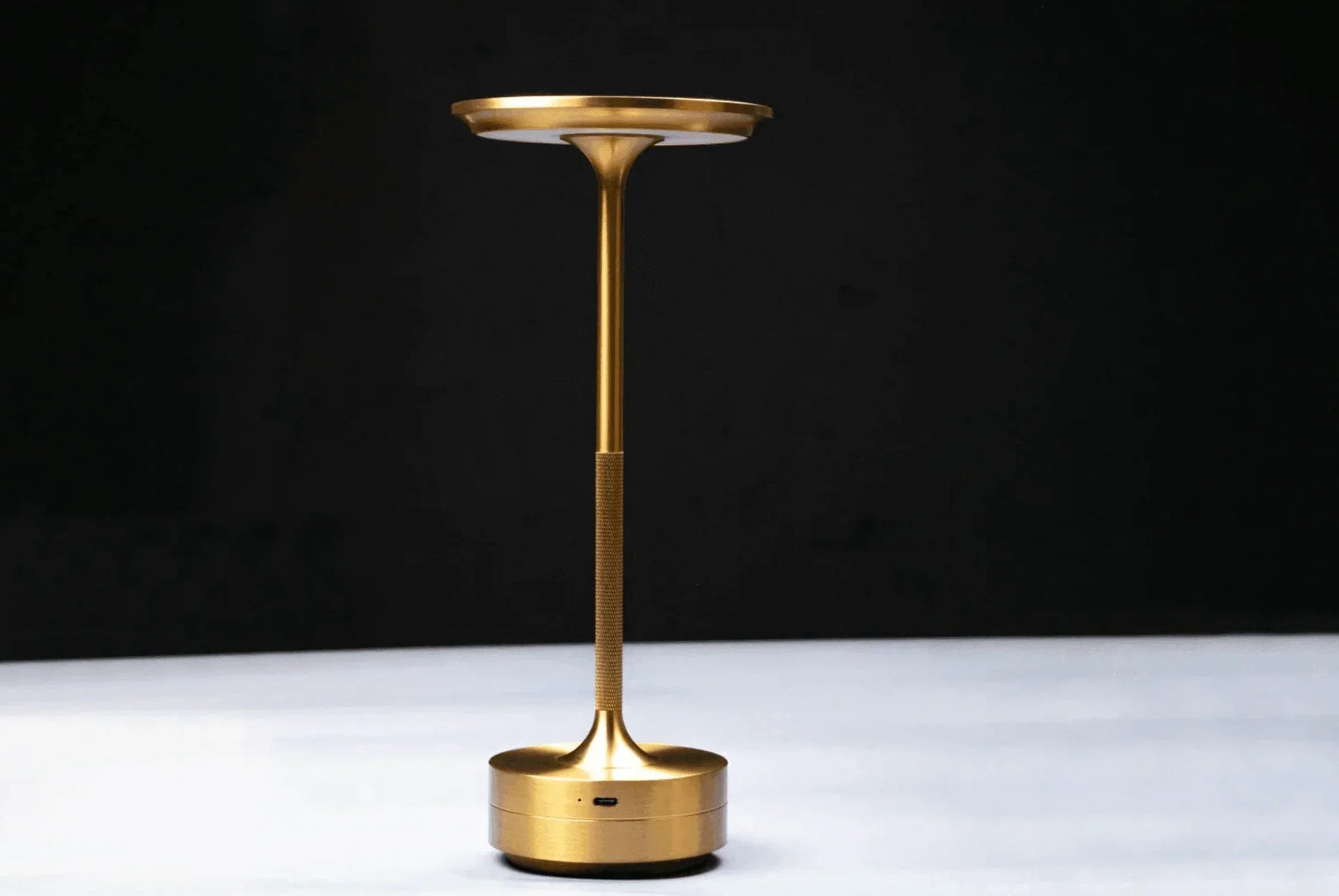 Luminária com Sensor de Toque LED - STOA HOME DESIGN