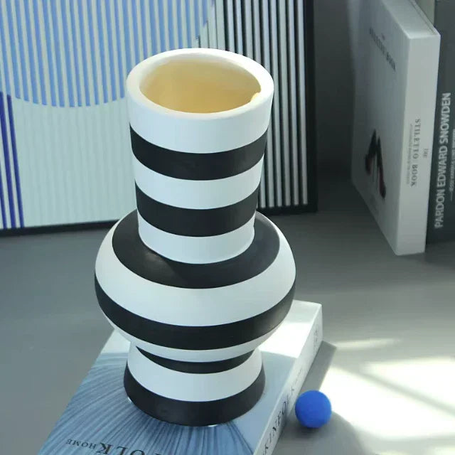 Vaso Listrado Preto e Branco - STOA HOME DESIGN