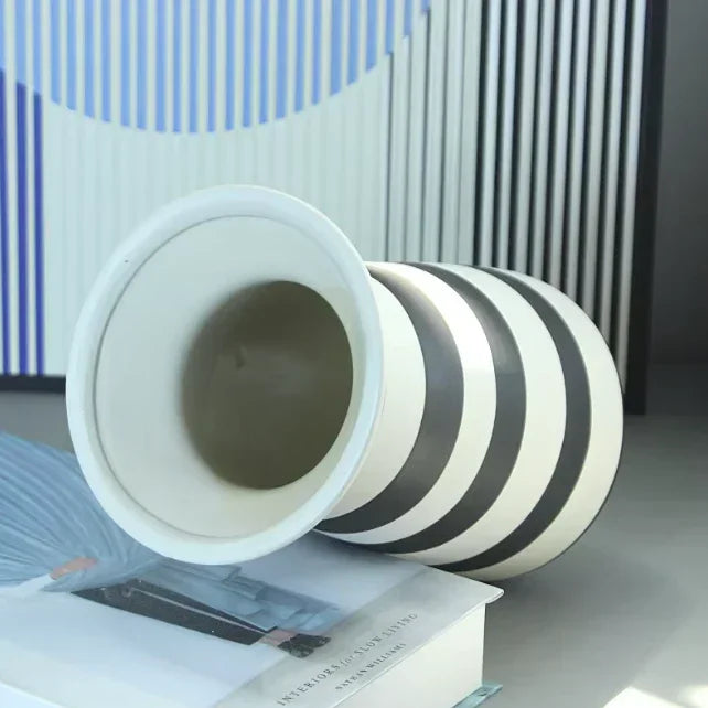 Vaso Listrado Preto e Branco - STOA HOME DESIGN